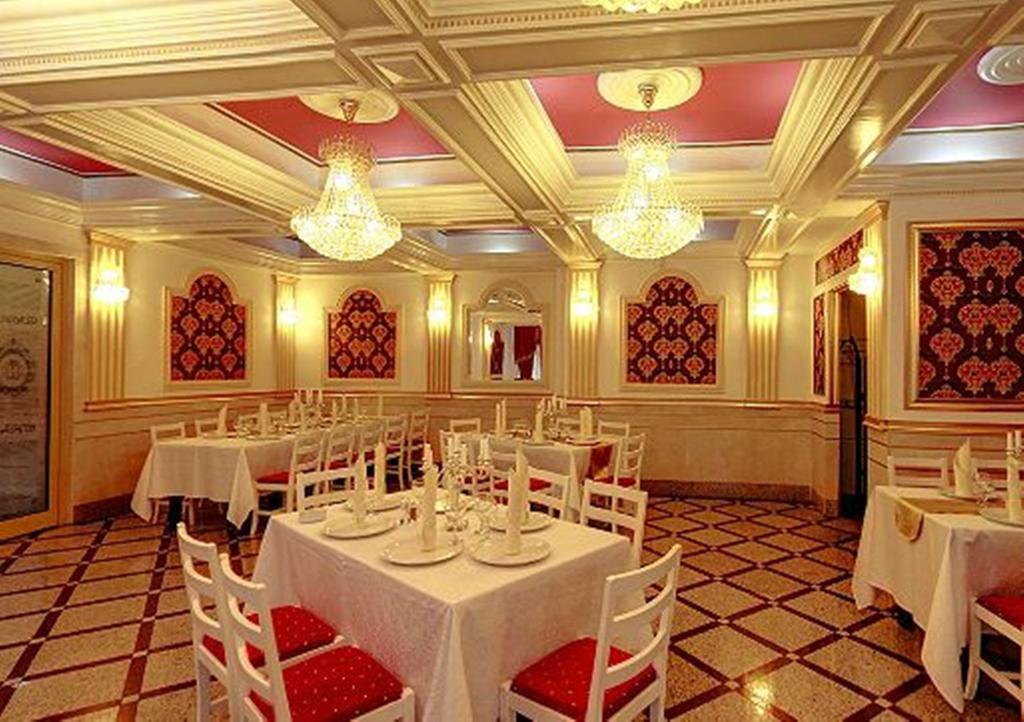 Hotel Rehoma Piteşti Kültér fotó