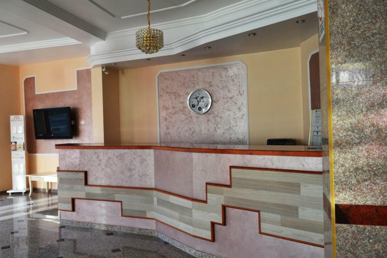Hotel Rehoma Piteşti Kültér fotó